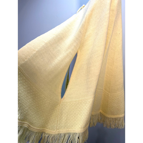 Vintage Poncho Cape One Size Yellow Fringed 60s 70s Mod Open Front Sweater - Picture 6 of 10